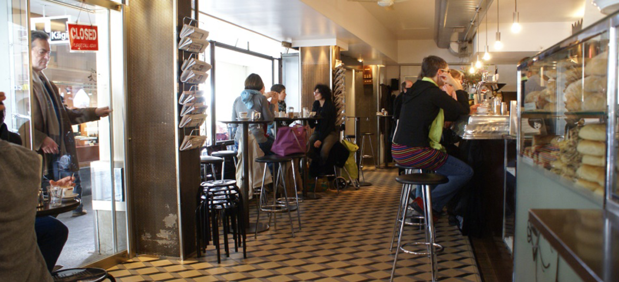 Adrianos — Bar & Café